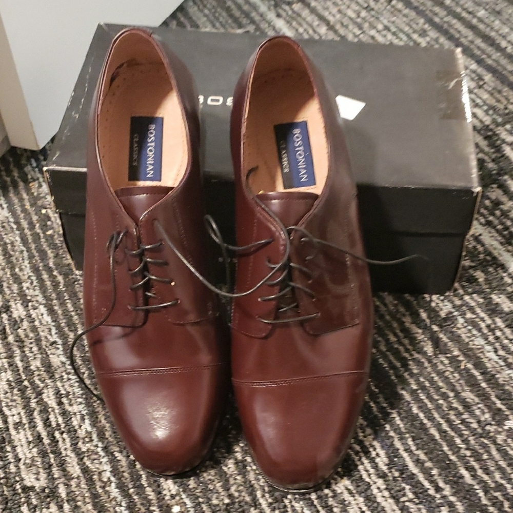 Bostonian Brown Oxford Shoes with Polished Leather Finish